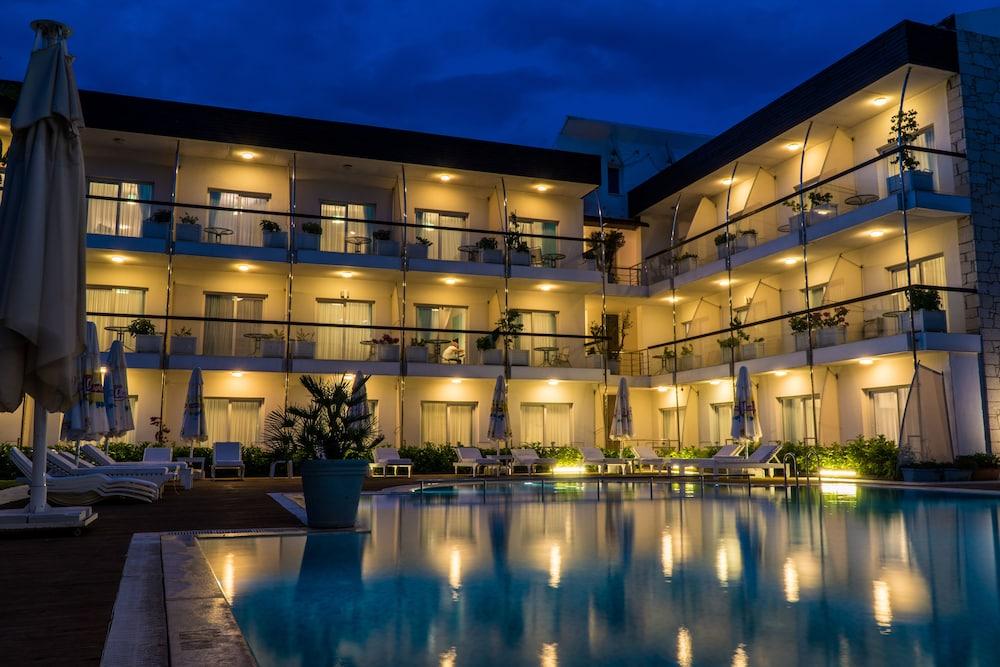Otel Yeni Çeşme المظهر الخارجي الصورة